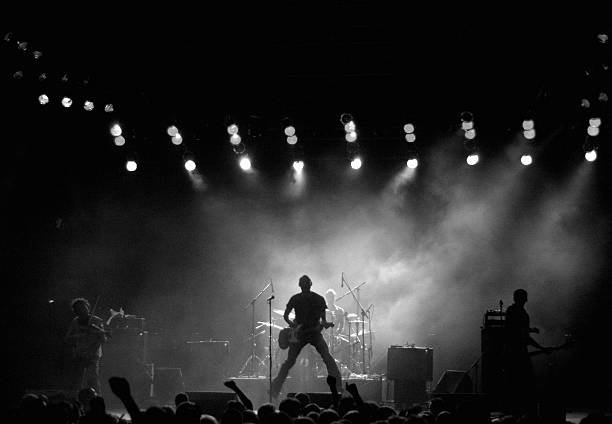 En este momento estás viendo ¿  Por Qué 8 de Cada 10 Hispanohablantes Cometen Estos Errores  ? (Y Cómo el Rock Tiene la Solución)